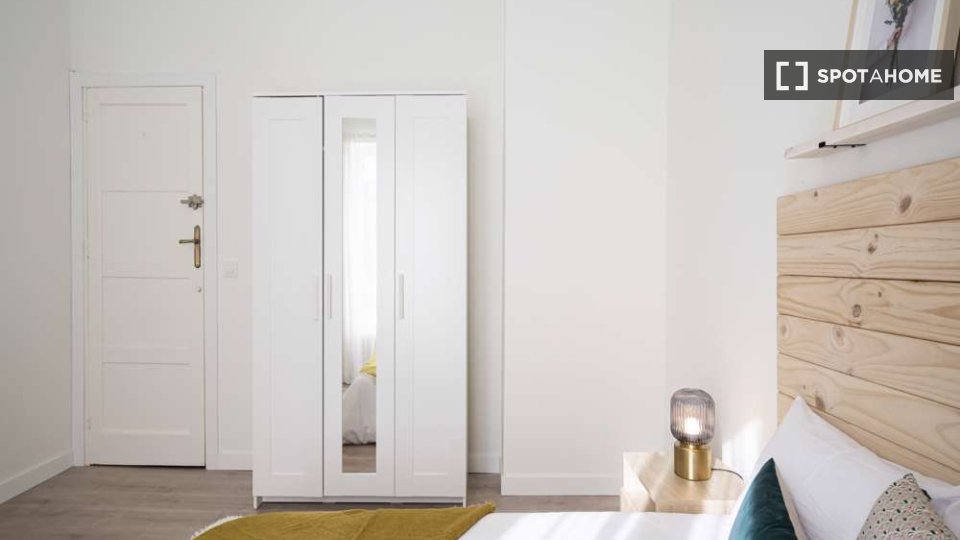 Double room Madrid, 17 beds — photo 8