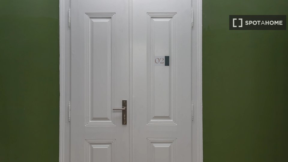 Double room Lisbon, 8 beds — photo 1