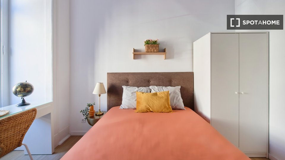 Double room Lisbon, 9 beds — photo 26