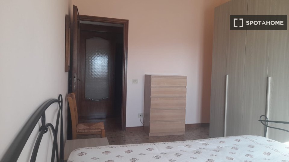 Double room Rome, 3 beds — photo 15