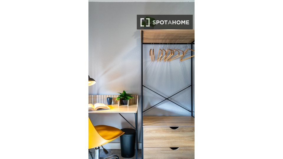 Double room Madrid, 6 beds, 67m² — photo 10