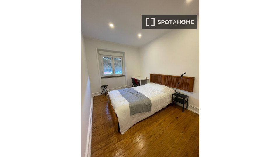Double room Lisbon, 4 beds, 95m² — photo 21