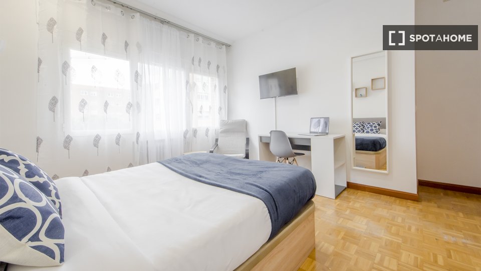 Double room Madrid, 8 beds, 240m² — photo 16