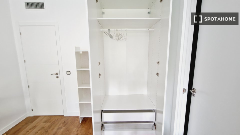 Double room Madrid, 8 beds — photo 14