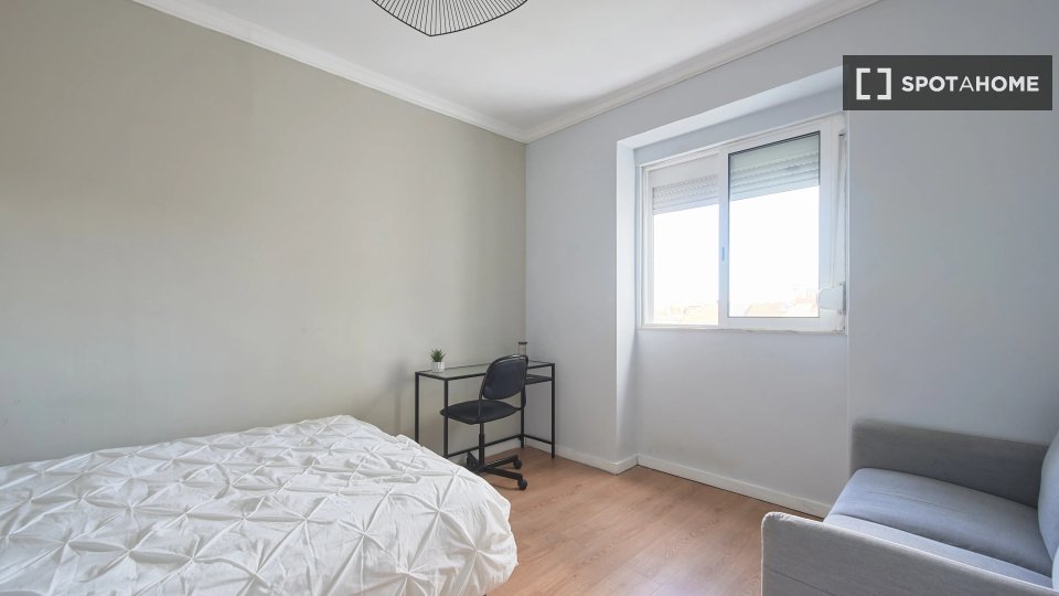 Double room Lisbon, 4 beds — photo 1