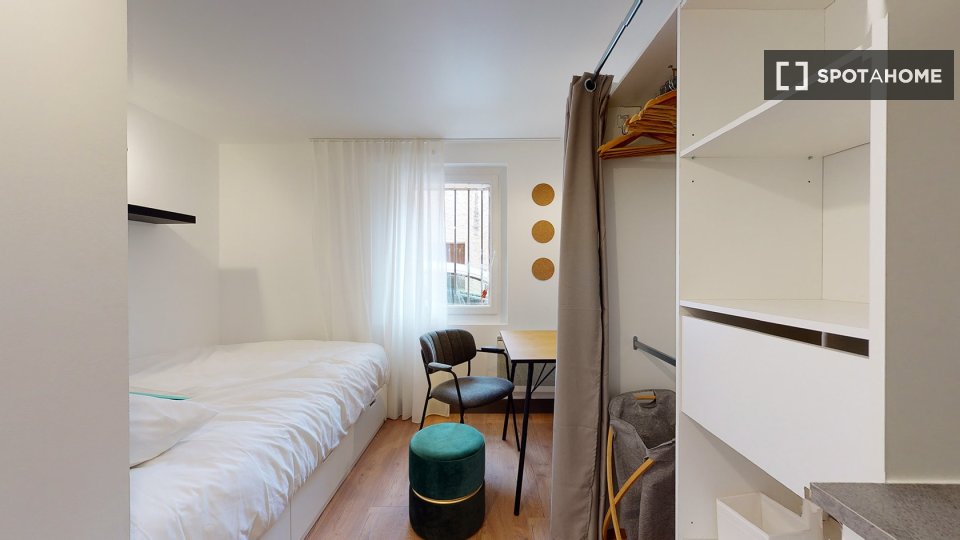 Double room Marseille, 18 beds — photo 19