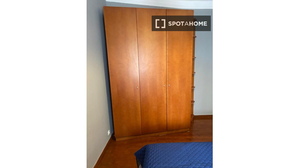 Double room Lisbon, 3 beds, 70m² — photo 17