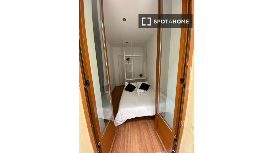 Double room Madrid, 3 beds — photo 19