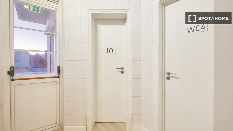 Double room Lisbon, 11 beds — photo 8