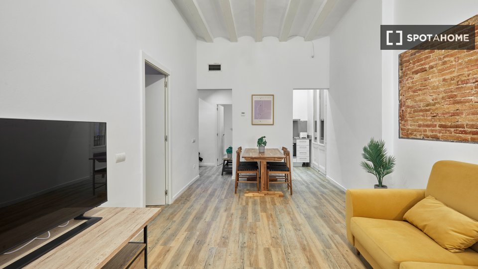 Apartment Barcelona, 2 beds, 80m² — photo 22