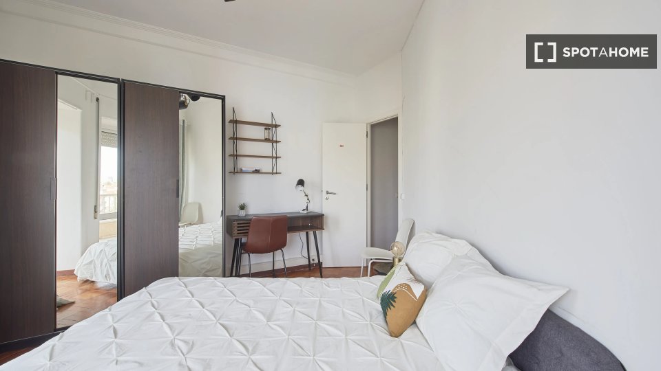 Double room Lisbon, 6 beds — photo 12