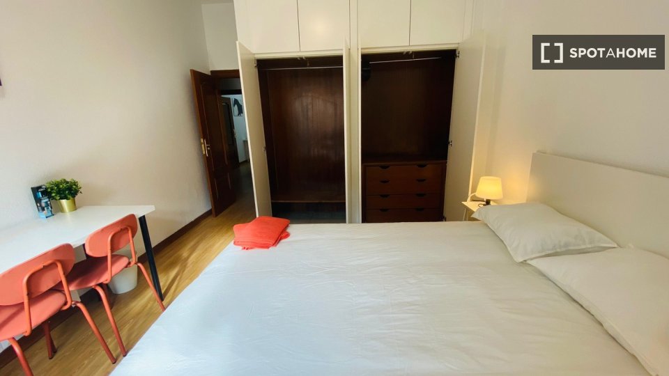 Double room Madrid, 6 beds — photo 19