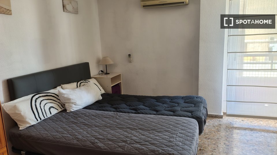 Double room Valencia, 4 beds, 105m² — photo 38