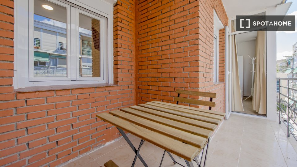 Double room Madrid, 4 beds, 100m² — photo 2