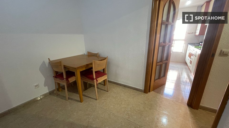 Double room Madrid, 3 beds — photo 17