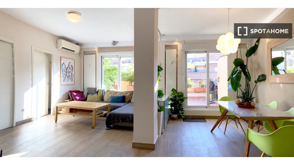 Double room Madrid, 3 beds, 9m² — photo 5