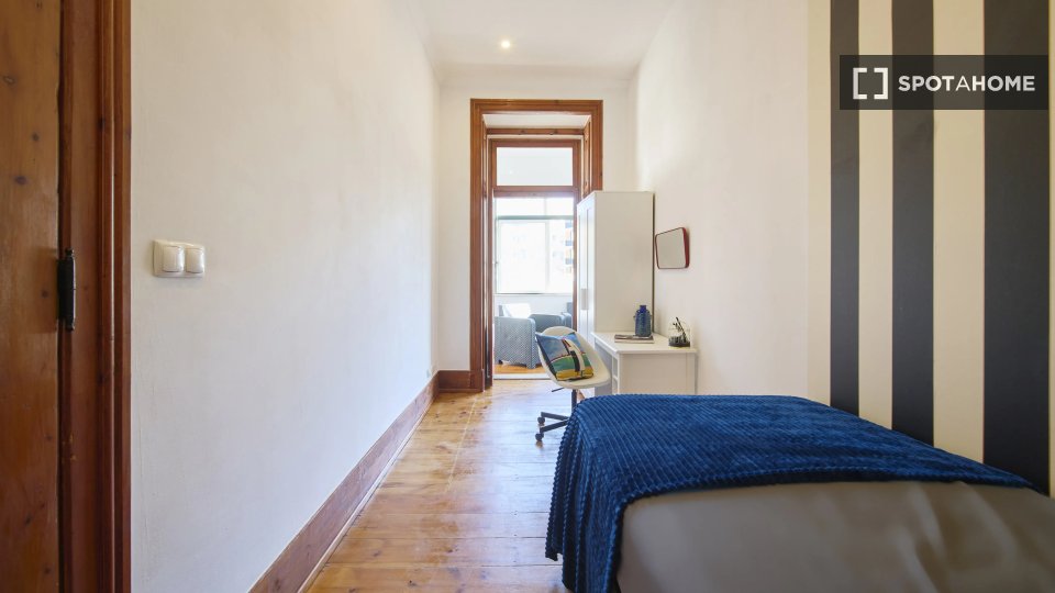 Double room Lisbon, 7 beds — photo 9