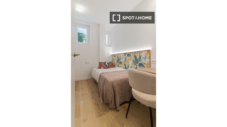 Double room Madrid, 6 beds — photo 17