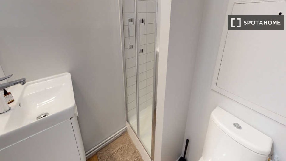 Double room Paris, 5 beds, 110m² — photo 8