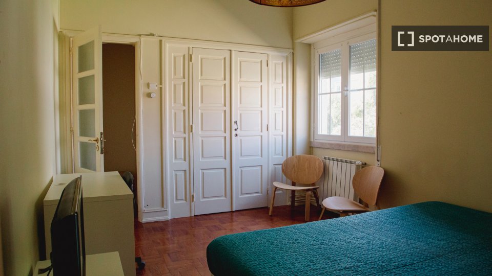 Double room Lisbon, 6 beds — photo 10