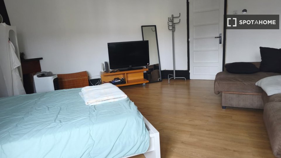 Double room Lisbon, 5 beds — photo 11