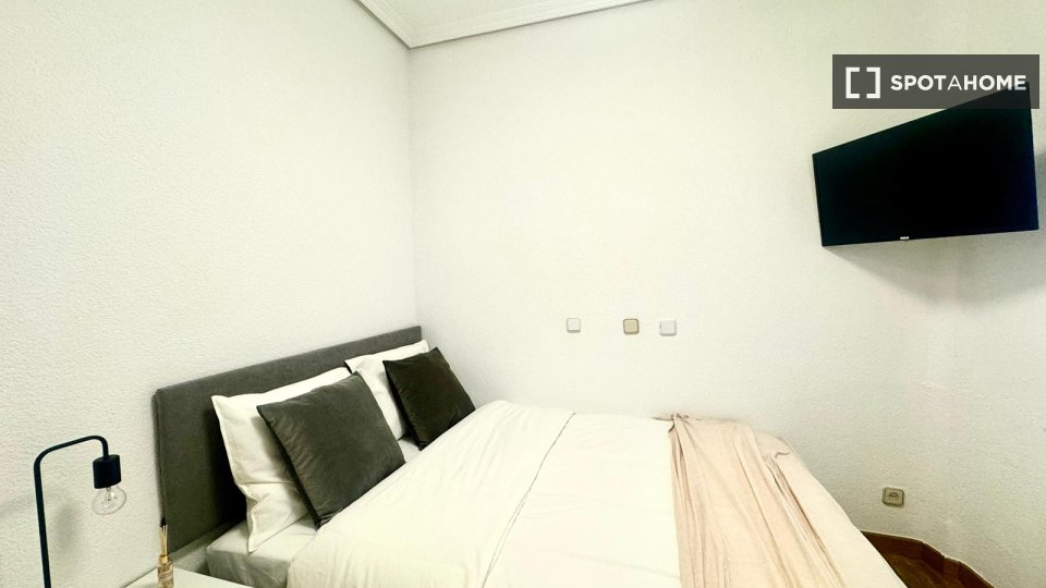 Double room Madrid, 6 beds — photo 10