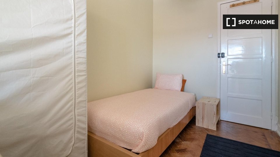 Double room Lisbon, 7 beds — photo 2