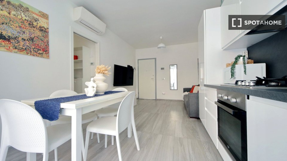 Apartment Rome, 1 bed — photo 11