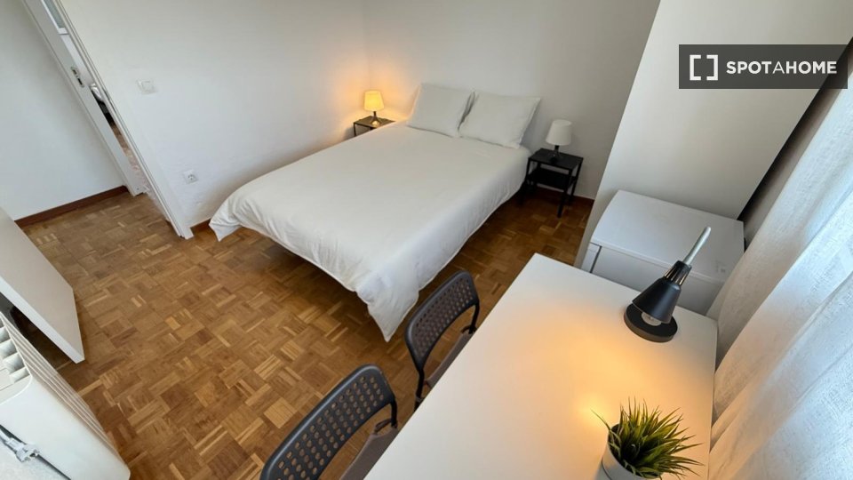 Double room Madrid, 4 beds — photo 21