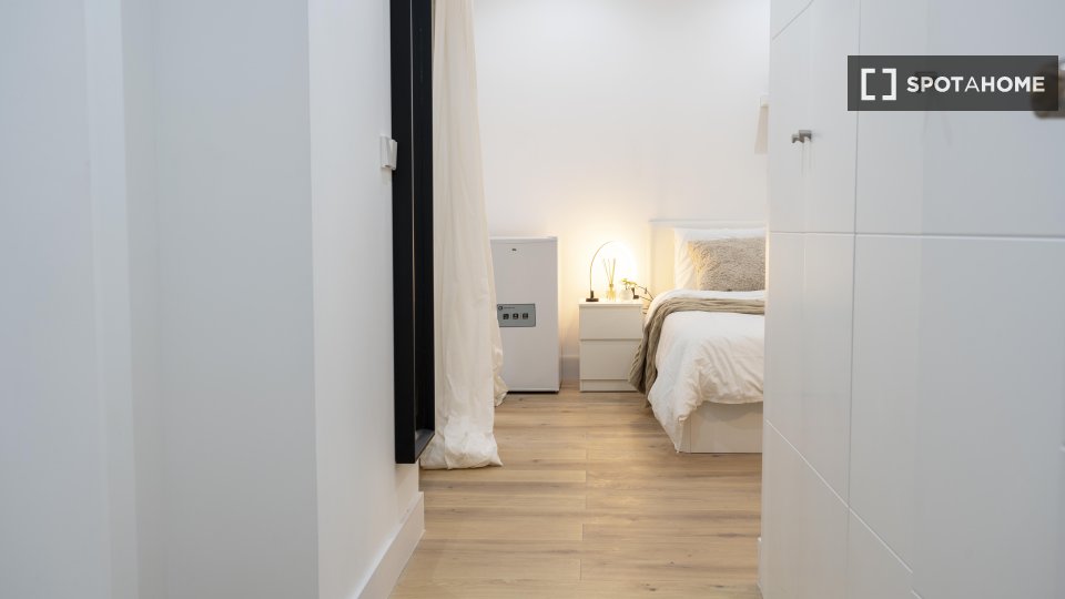 Double room Madrid, 7 beds — photo 9