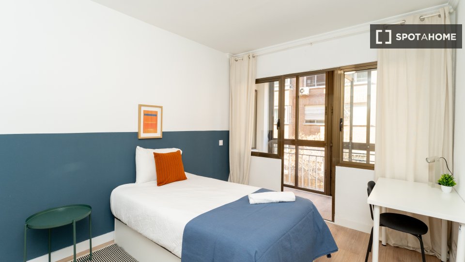 Double room Madrid, 5 beds — photo 14