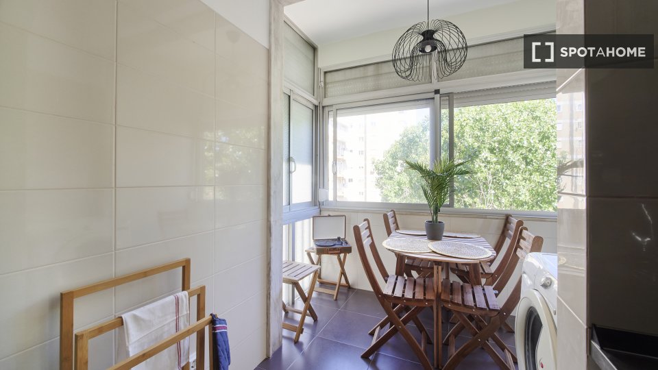 Double room Lisbon, 5 beds — photo 4