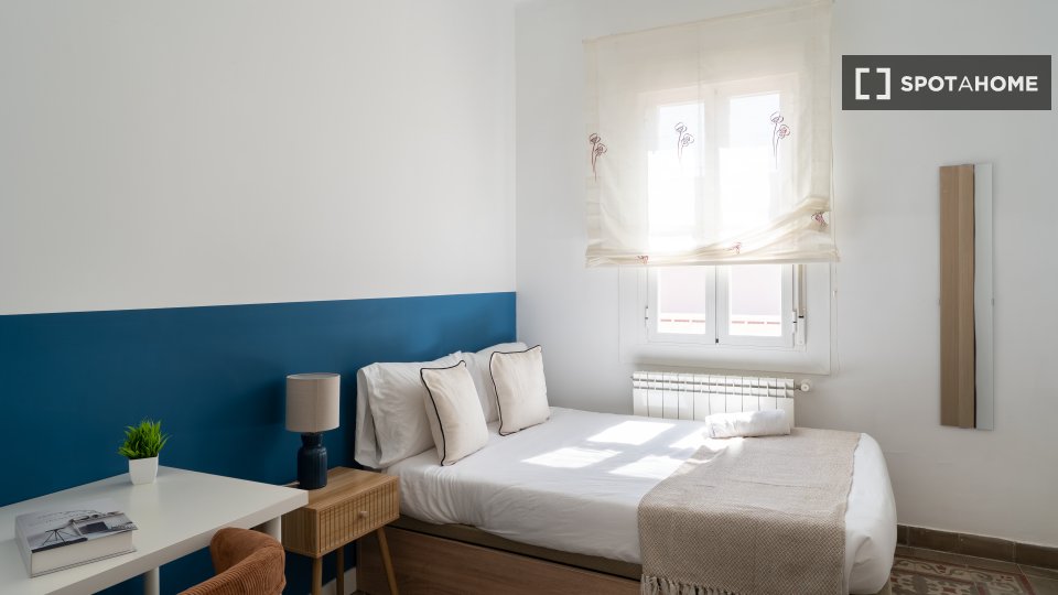 Double room Madrid, 6 beds — photo 8