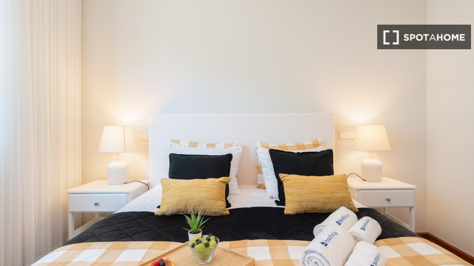 Apartment Porto, 4 beds, 80m² — photo 11