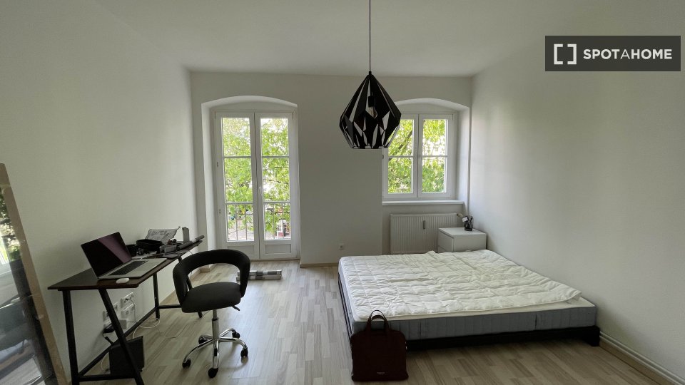 Double room Berlin, 3 beds, 18m² — photo 1
