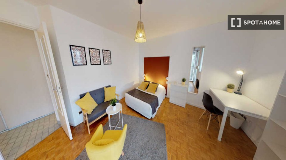 Double room Lyon, 3 beds, 70m² — photo 9