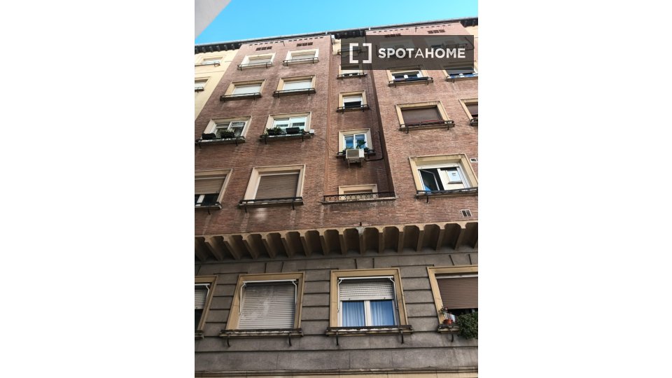 Double room Madrid, 7 beds, 180m² — photo 6