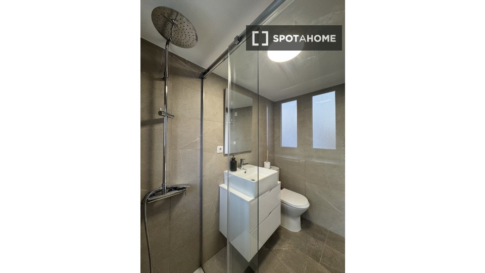 Apartment Lisbon, 2 beds — photo 11