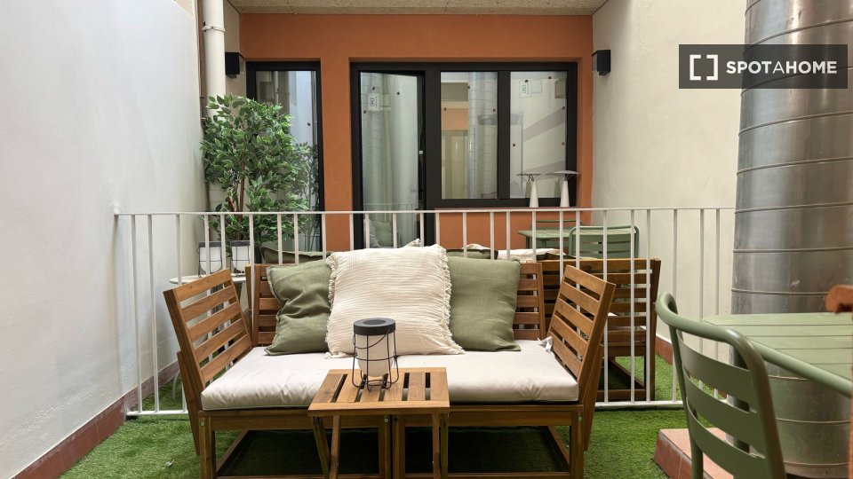 Double room Barcelona, 4 beds, 90m² — photo 5