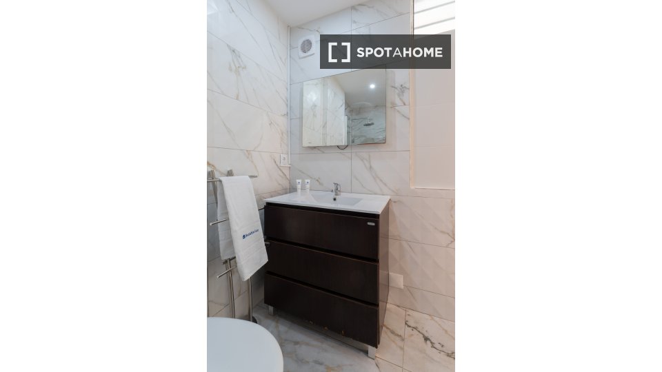 Double room Porto, 5 beds — photo 2