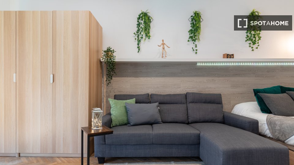 Double room Madrid, 7 beds, 160m² — photo 6