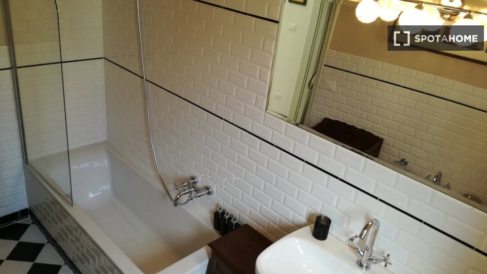 Double room Florence, 3 beds, 160m² — photo 16