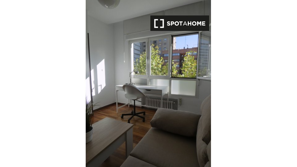 Double room Madrid, 4 beds, 120m² — photo 17