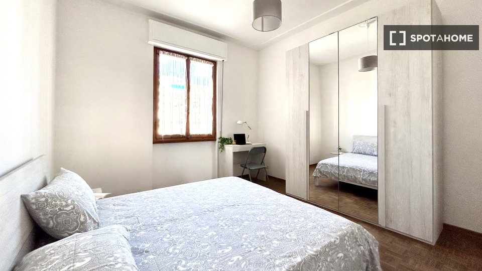 Double room Florence, 3 beds, 100m² — photo 1