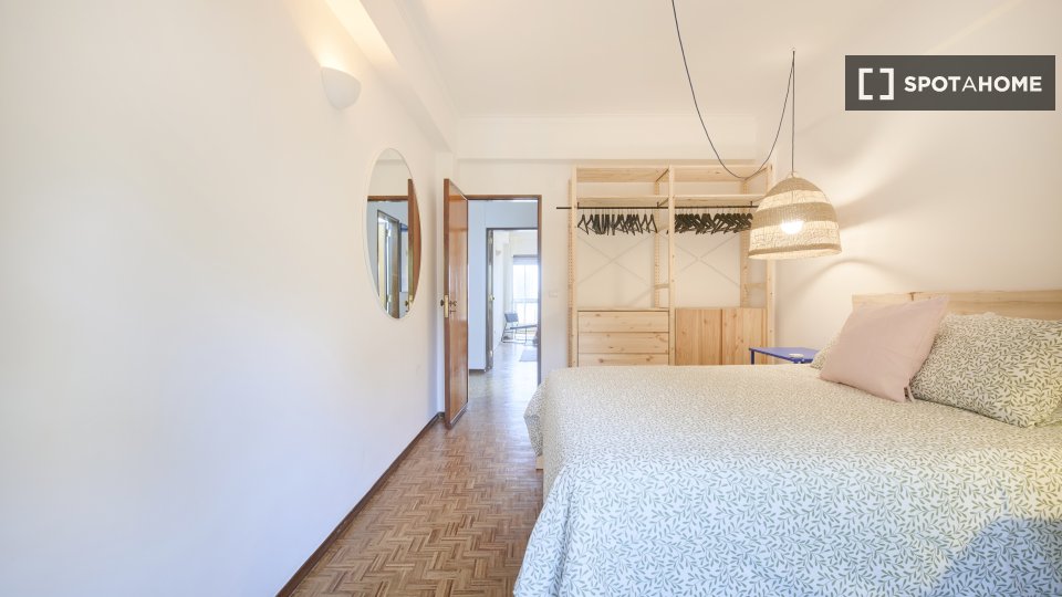 Double room Lisbon, 4 beds — photo 6
