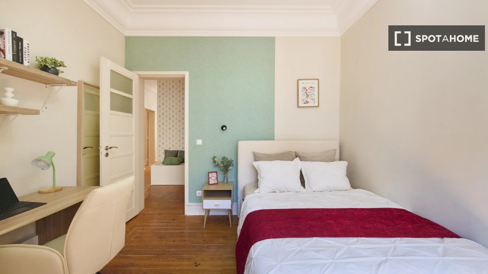 Double room Lisbon, 6 beds — photo 12
