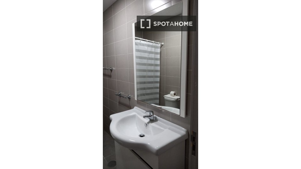 Double room Coimbra, 4 beds — photo 20