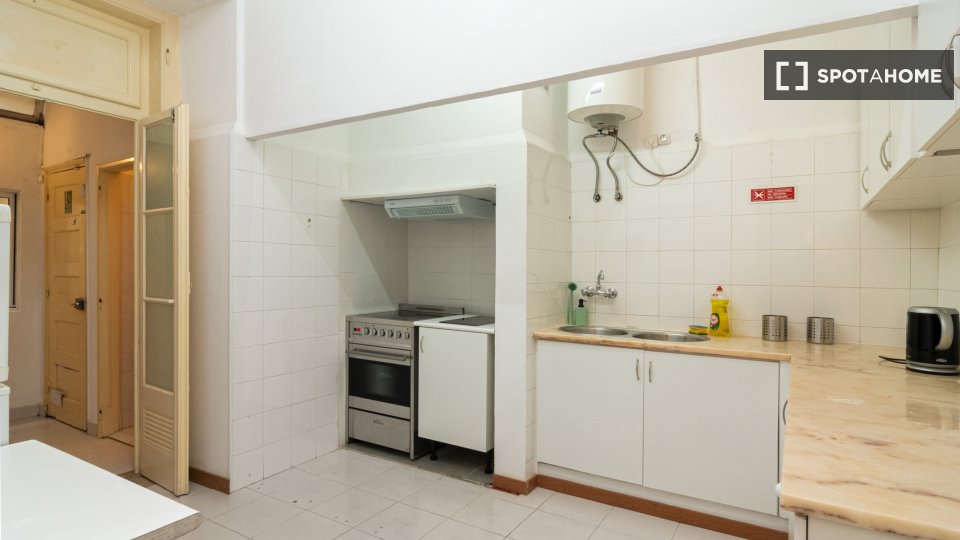 Double room Lisbon, 11 beds — photo 2