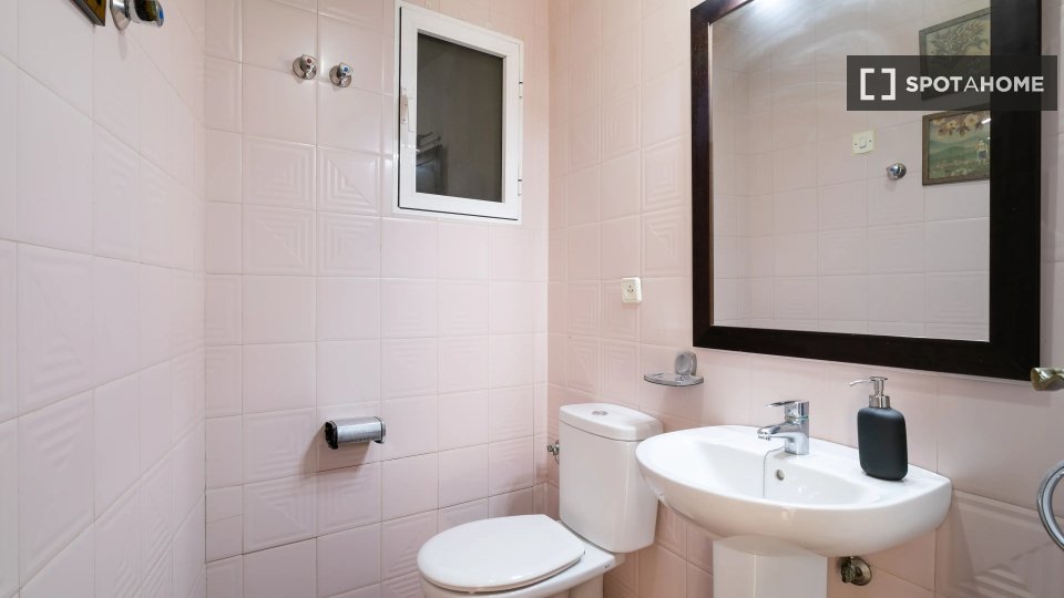 Double room Alicante, 5 beds — photo 14