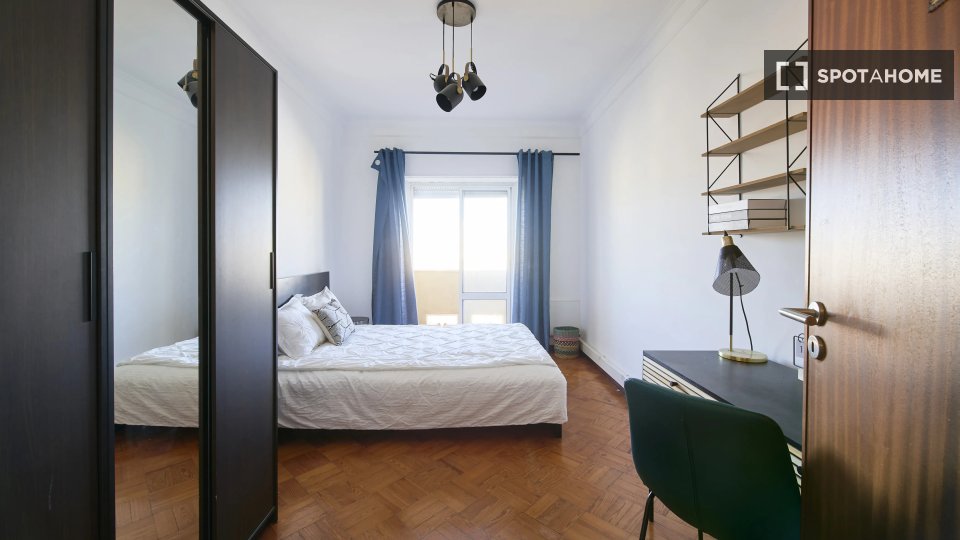 Double room Lisbon, 6 beds — photo 1